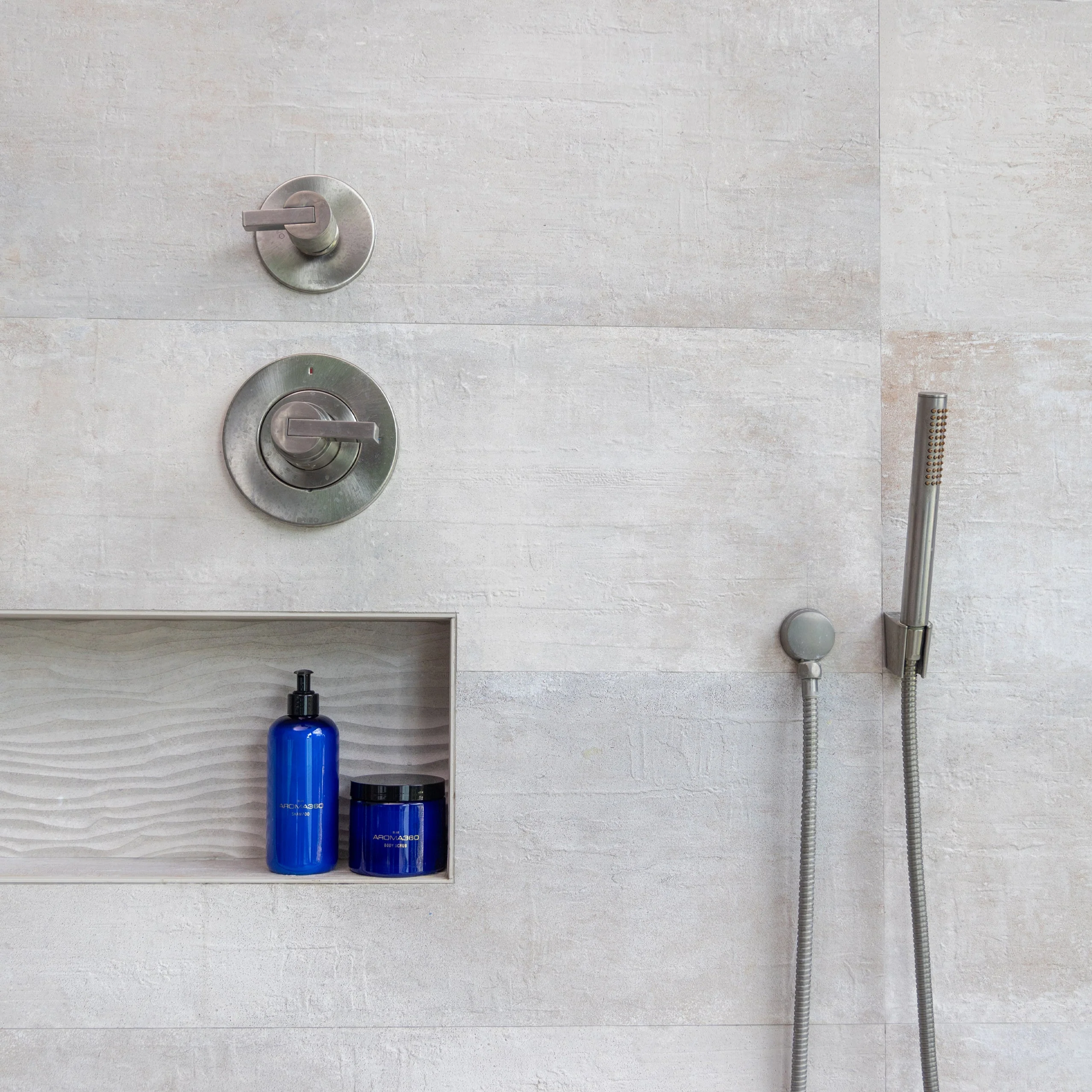 Blue Shampoo - Image 2